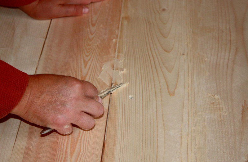 Как заделать щели в деревянном полу - подробная инструкция и советы